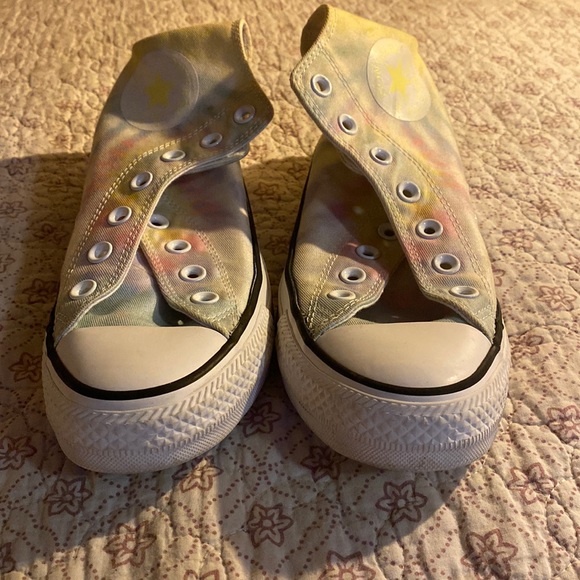 These are covered size 7 in women and 5 in men - Picture 1 of 4